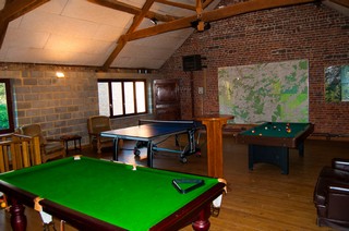Une salle de jeux , salle de détente impressionnante et très bien équipée Une salle de jeux , salle de détente impressionnante et très bien équipée