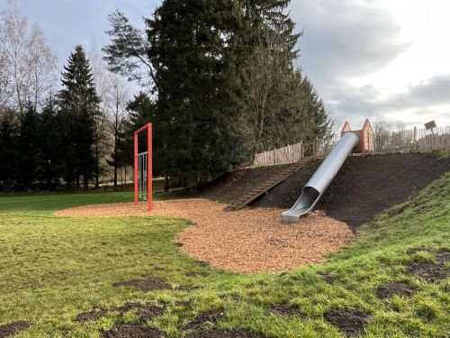 Plaine de jeux communale à 200 mètres